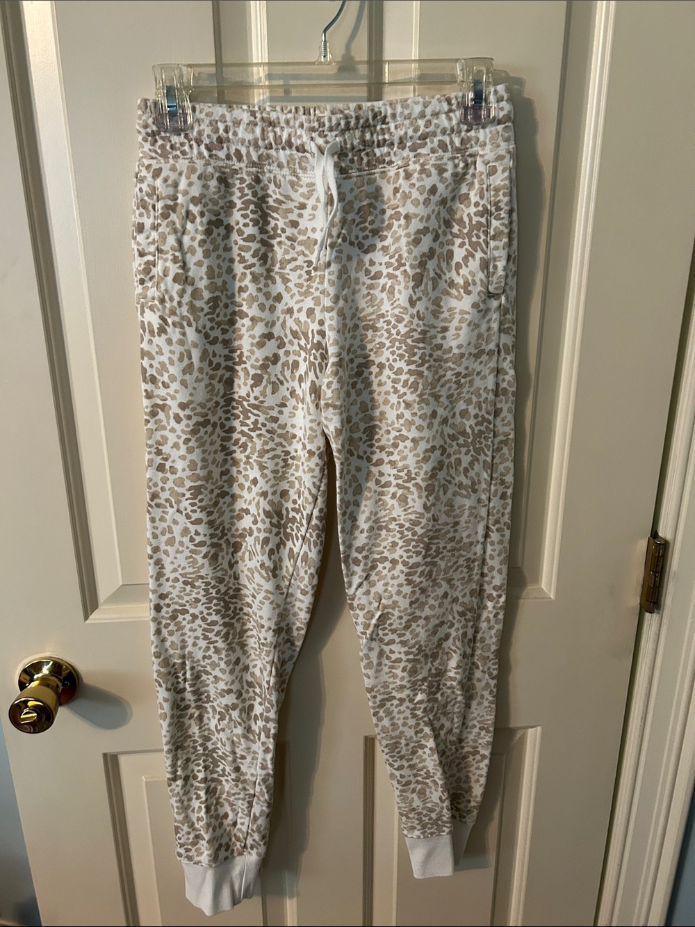 2 piece Old Navy Neutral Print Jogger Pants & Cropped Hoodie - Girls 14-16